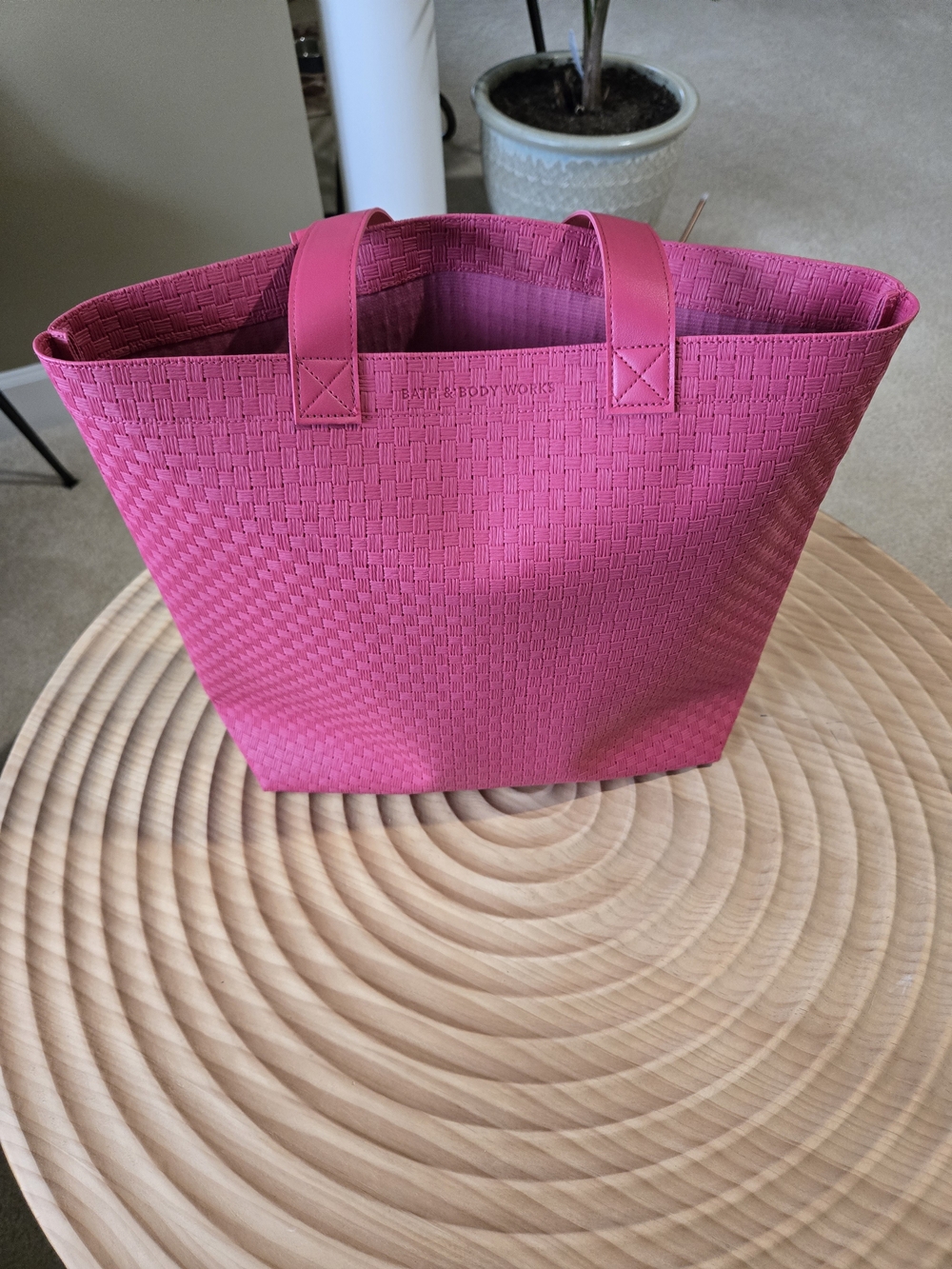 NWOT Bath & Body Works Hot Pink Woven Tote Bag Mother's Day 2024 Limited Edition